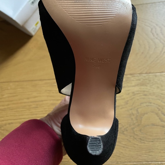 Nine West galaxy black suede heels size 7.5 - Picture 4 of 15